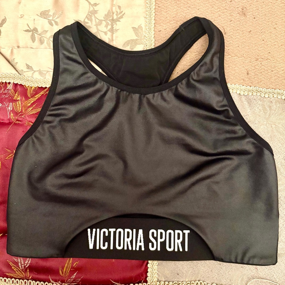 Black Shiny Sports Bra - Picture 7 of 9